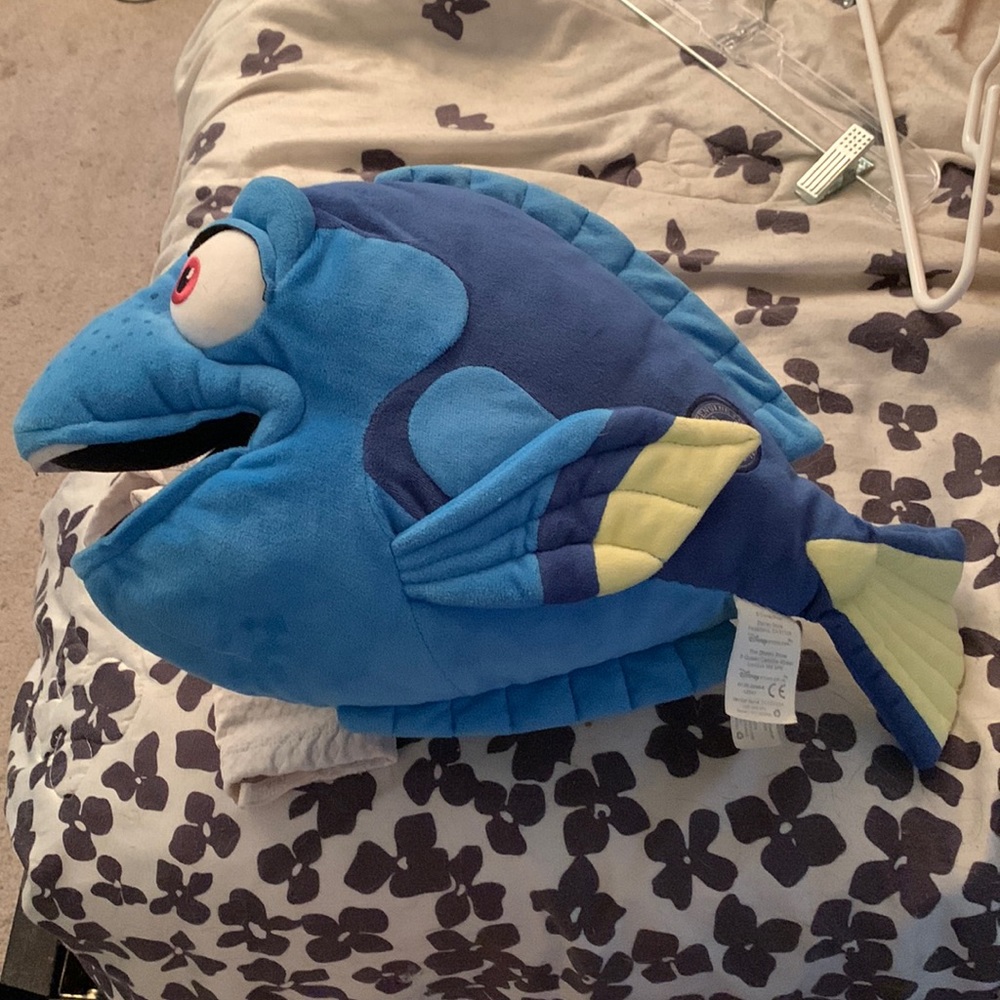Finding dori stuffed animal